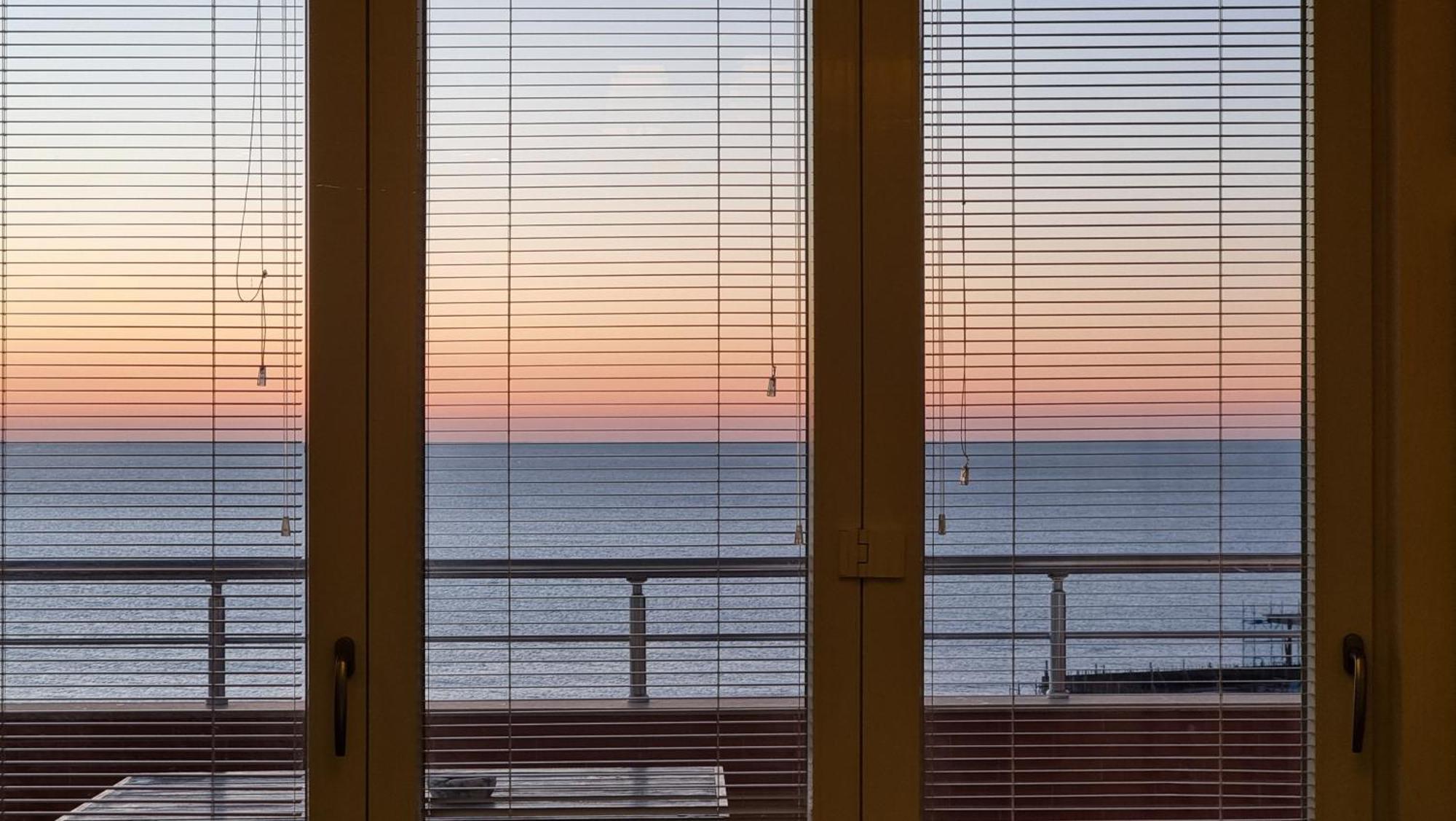 Sunset Seaview Apartment Дуррес Экстерьер фото
